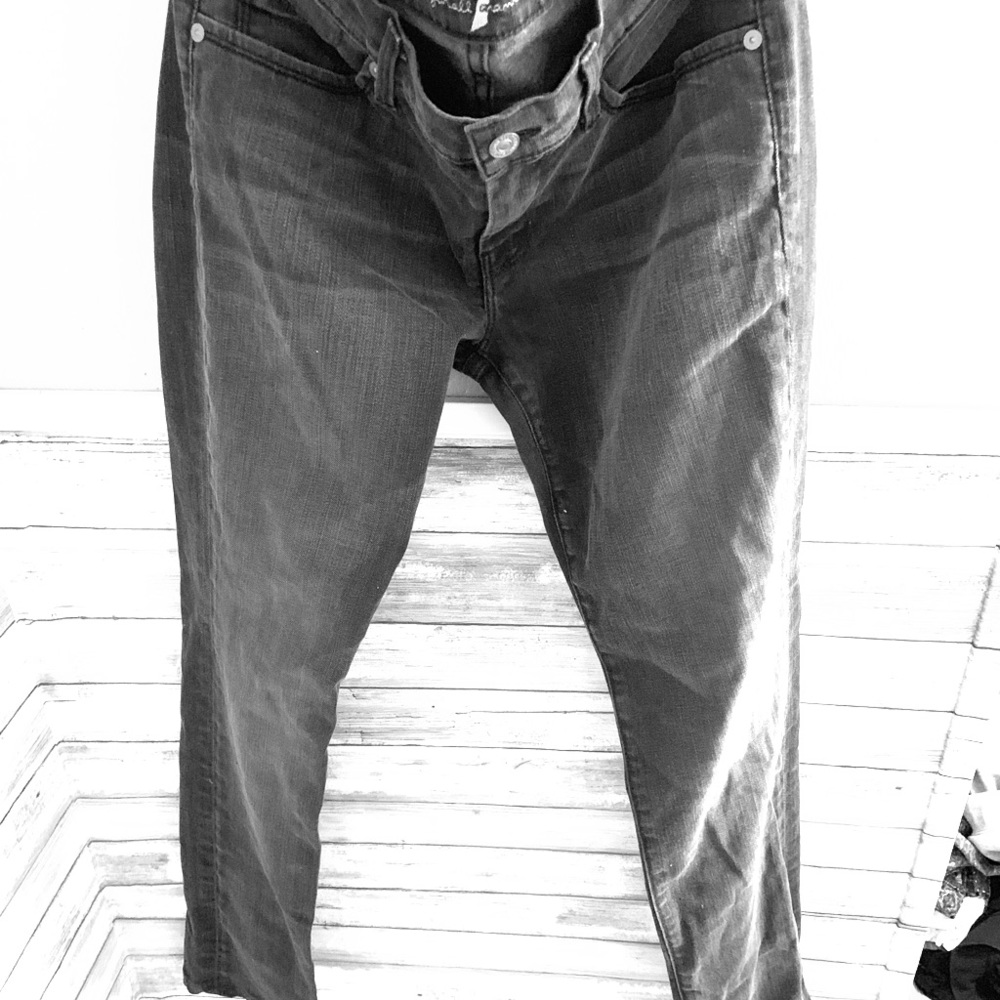 Women’s faded black 7 for all mankind jeans